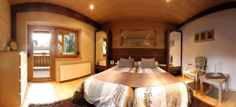 Big double room with balcony and sleeping couch - Room Nr. 5