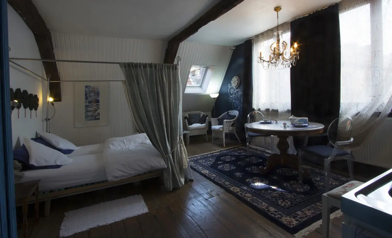 Blue room